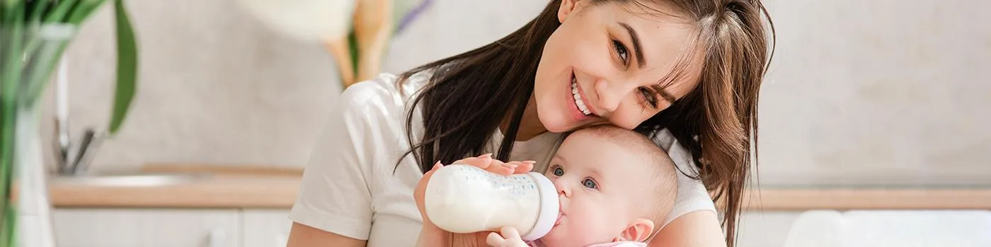 Breastfeeding-vs-formula-feeding_feature_healthtoday