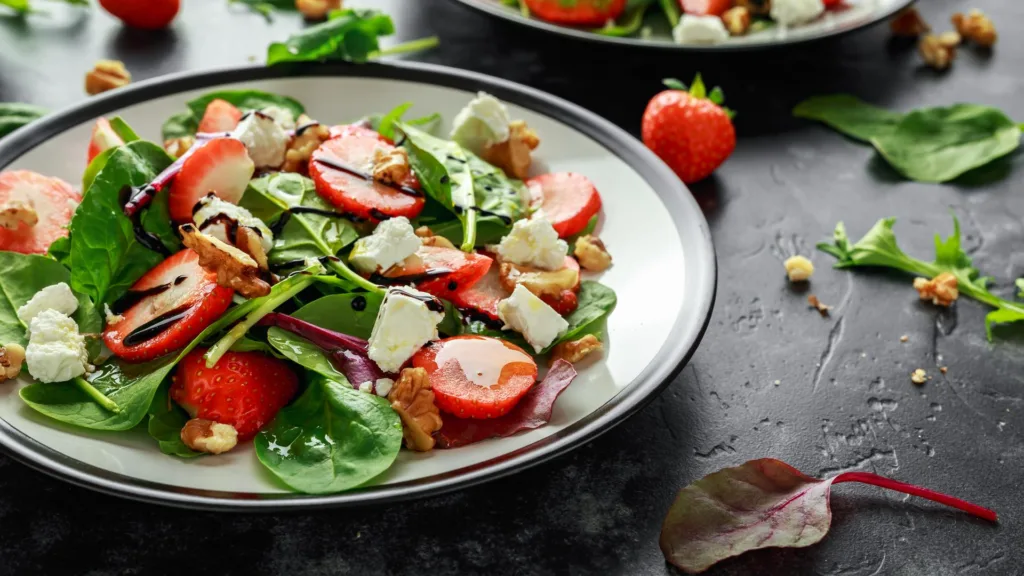 Spinach strawberry salad