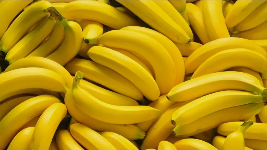 How Much Sugar Is in a Banana? GI, Nutritional Values, Other High Sugar Fruits, and Diabetes
